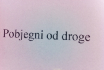 DIZAJNIRAJ, DROGU NE DIRAJ Učenički radovi pristigli na natječaj